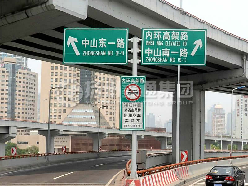 BZG-013，交通標(biāo)志桿，T型三懸臂交通標(biāo)志桿